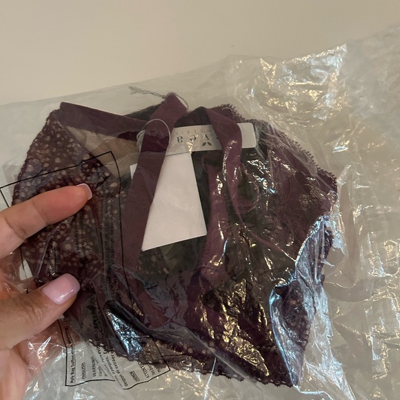 REVEAL LINGERIE • Burgundy & Cream Laced Bra • 36DD • - Picture 2 of 9